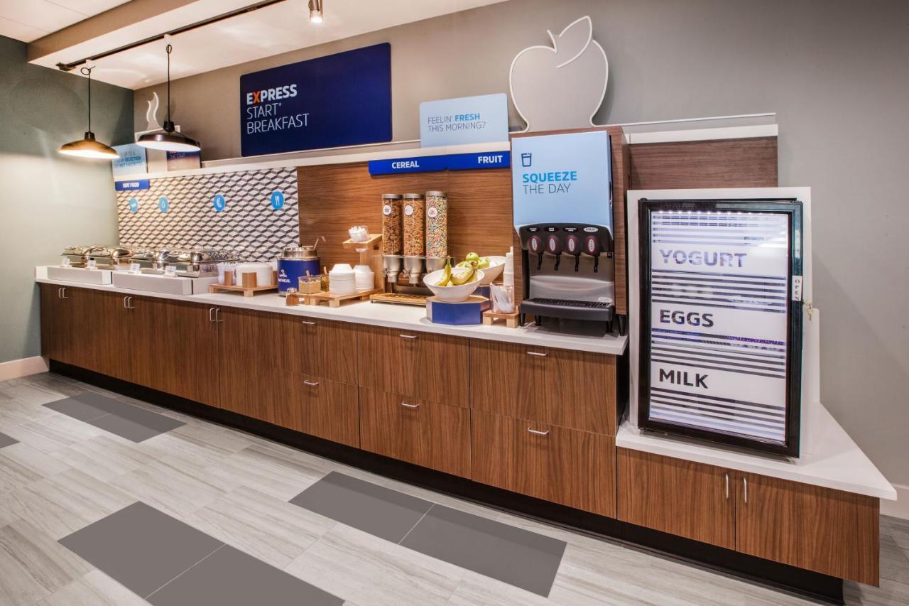 Holiday Inn Express & Suites - Ottawa By Ihg Exterior foto